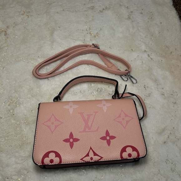 LV pink marshmallow bag - Picture 4 of 9